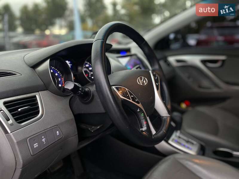 Седан Hyundai Elantra 2011 в Киеве