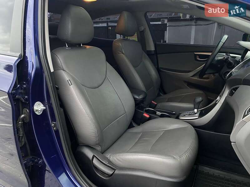 Седан Hyundai Elantra 2011 в Киеве