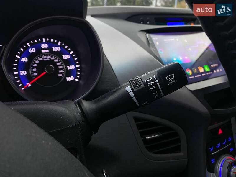 Седан Hyundai Elantra 2011 в Киеве