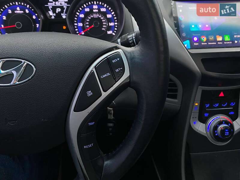 Седан Hyundai Elantra 2011 в Киеве