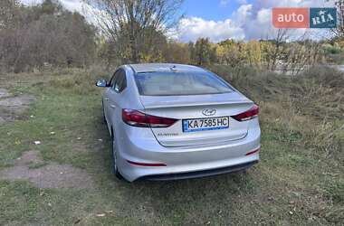 Седан Hyundai Elantra 2017 в 