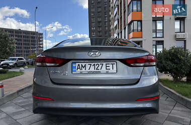 Седан Hyundai Elantra 2018 в 