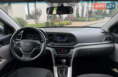 Седан Hyundai Elantra 2018 в 