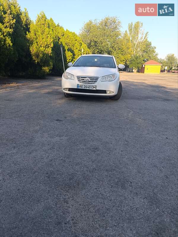 Седан Hyundai Elantra 2011 в Нікополі
