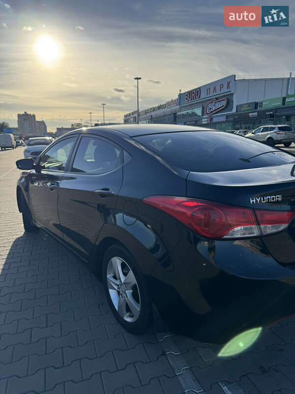 Седан Hyundai Elantra 2013 в Києві