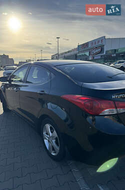 Седан Hyundai Elantra 2013 в 