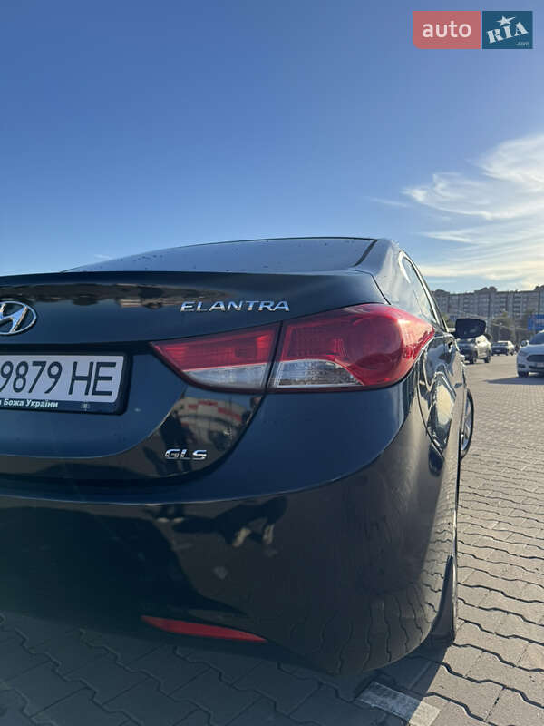 Седан Hyundai Elantra 2013 в Києві