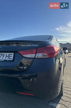 Седан Hyundai Elantra 2013 в 