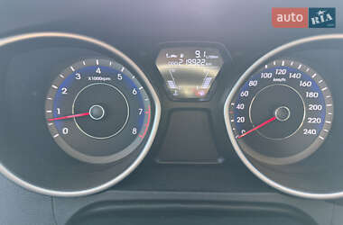 Седан Hyundai Elantra 2013 в 