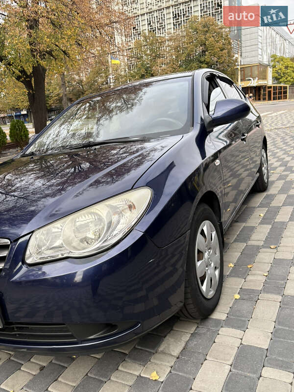 Седан Hyundai Elantra 2008 в Запорожье
