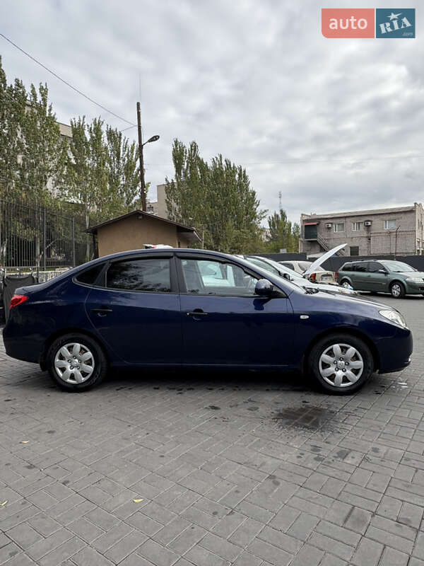 Седан Hyundai Elantra 2008 в Запорожье