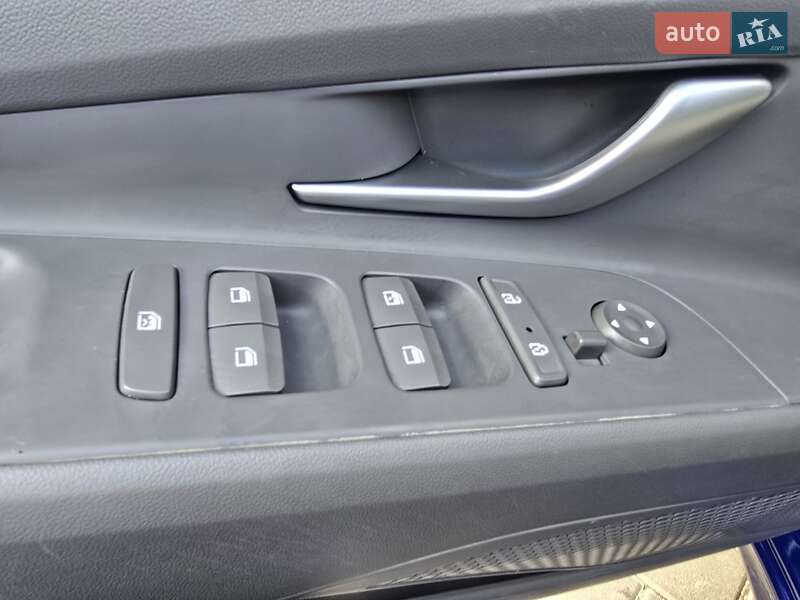 Седан Hyundai Elantra 2023 в Киеве