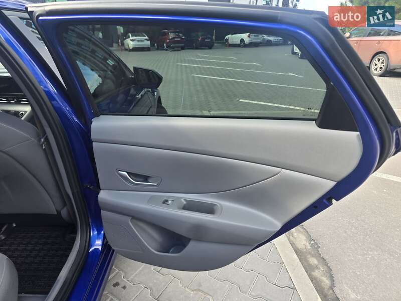 Седан Hyundai Elantra 2023 в Киеве