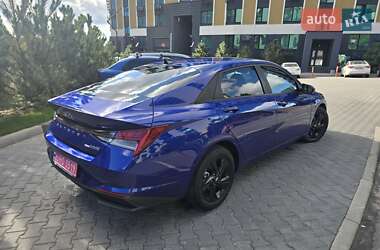 Седан Hyundai Elantra 2023 в 