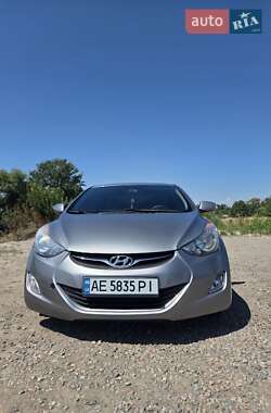 Седан Hyundai Elantra 2013 в 