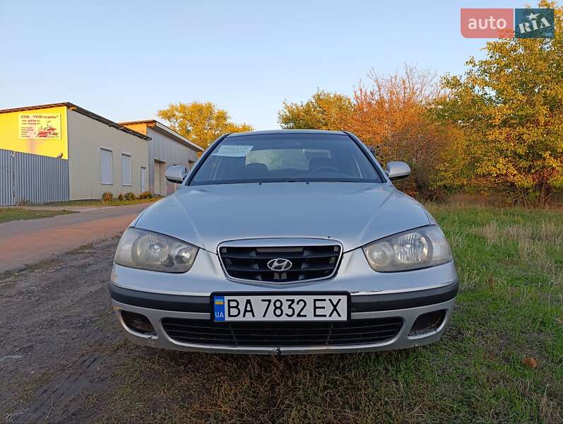 Седан Hyundai Elantra 2002 в  фото Седан Hyundai Elantra 2002 в