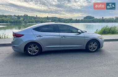 Седан Hyundai Elantra 2017 в 