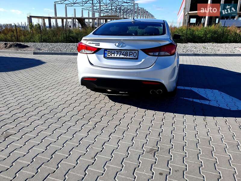 Купе Hyundai Elantra 2014 в Киеве фото 7 Купе Hyundai Elantra 2014 в Киеве