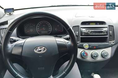 Седан Hyundai Elantra 2010 в 