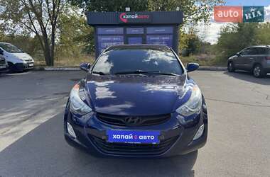Седан Hyundai Elantra 2013 в 