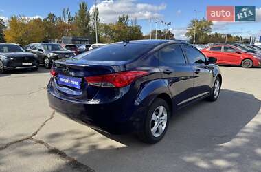 Седан Hyundai Elantra 2013 в 