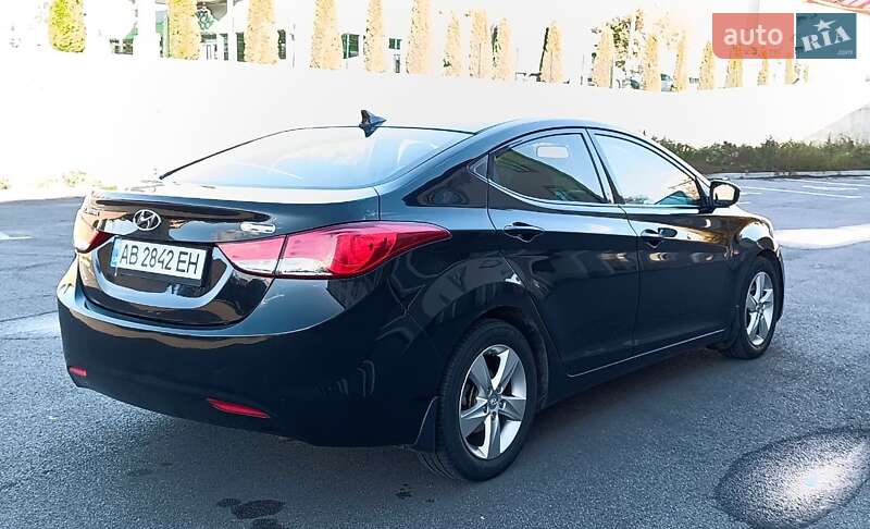 Седан Hyundai Elantra 2013 в Виннице
