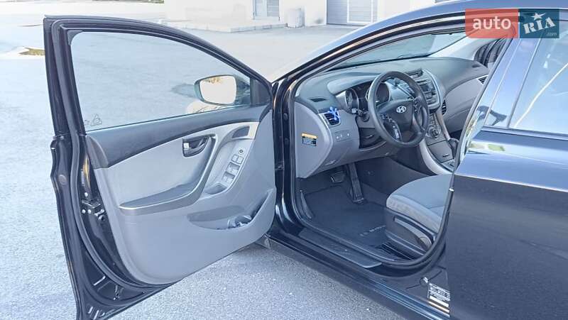 Седан Hyundai Elantra 2013 в Виннице