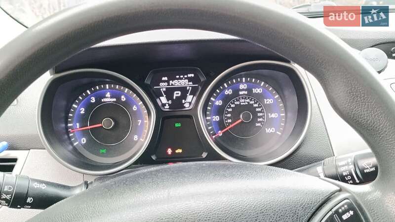 Седан Hyundai Elantra 2013 в Виннице