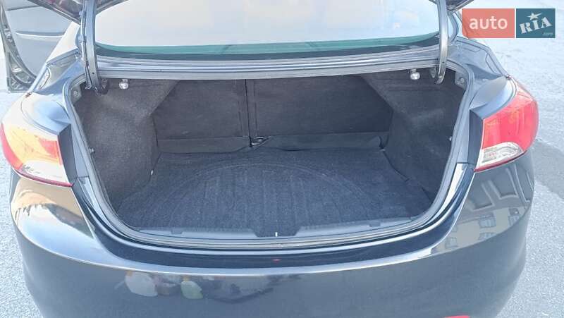 Седан Hyundai Elantra 2013 в Виннице