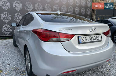 Седан Hyundai Elantra 2011 в 