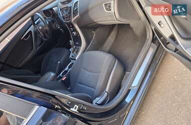 Седан Hyundai Elantra 2014 в 