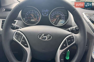 Седан Hyundai Elantra 2011 в 