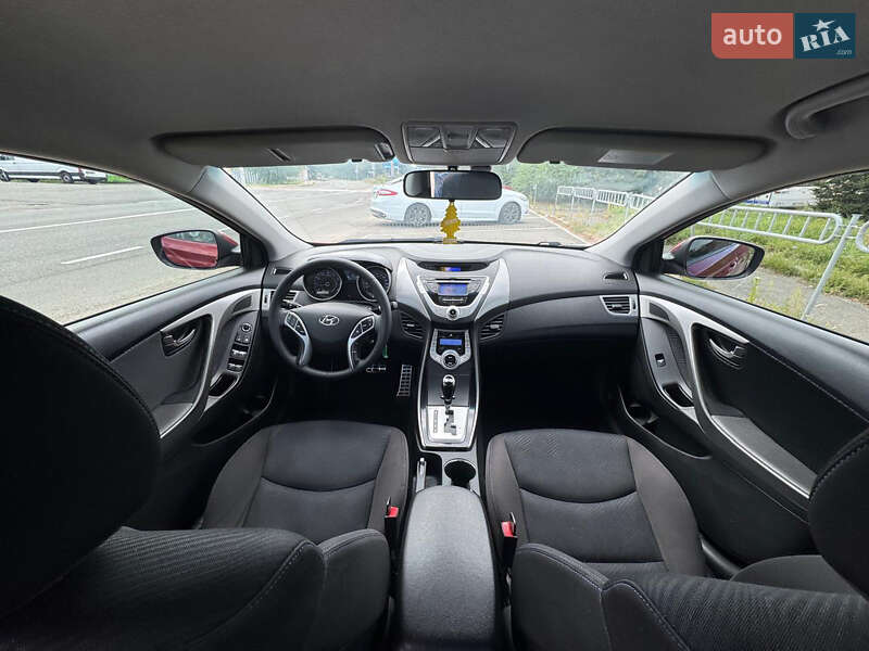 Седан Hyundai Elantra 2011 в Киеве