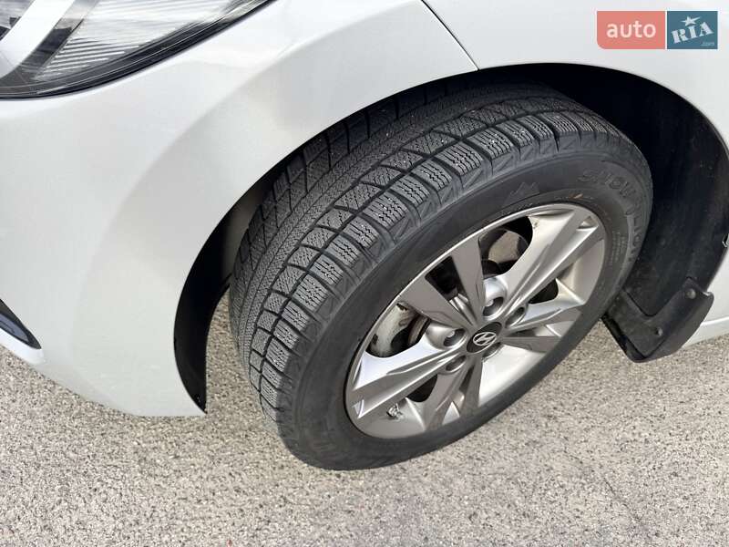 Седан Hyundai Elantra 2018 в Києві фото 2 Седан Hyundai Elantra 2018 в Києві