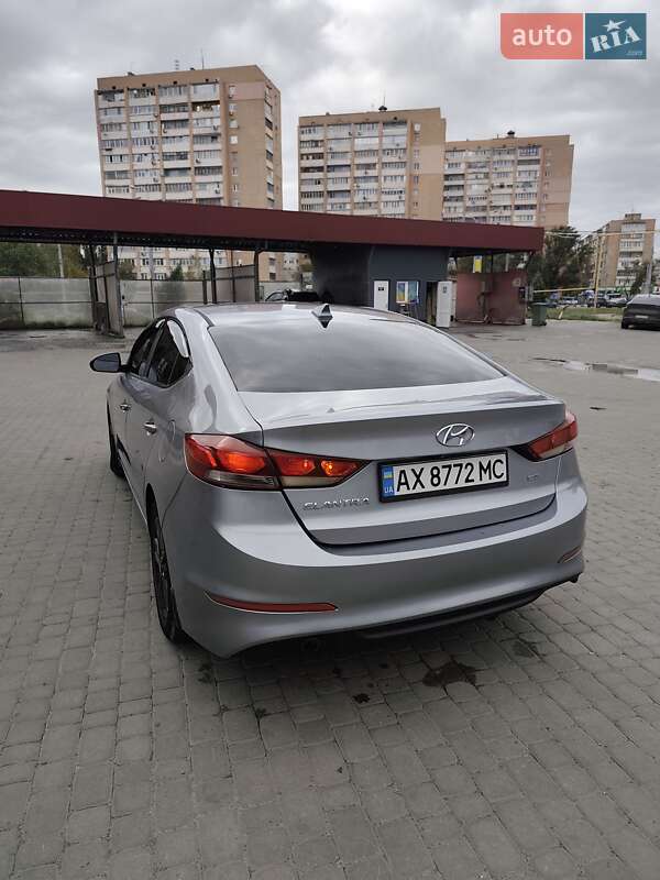 Седан Hyundai Elantra 2016 в Харкові