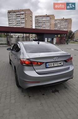 Седан Hyundai Elantra 2016 в 