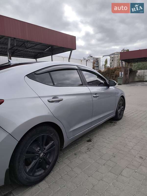 Седан Hyundai Elantra 2016 в Харкові