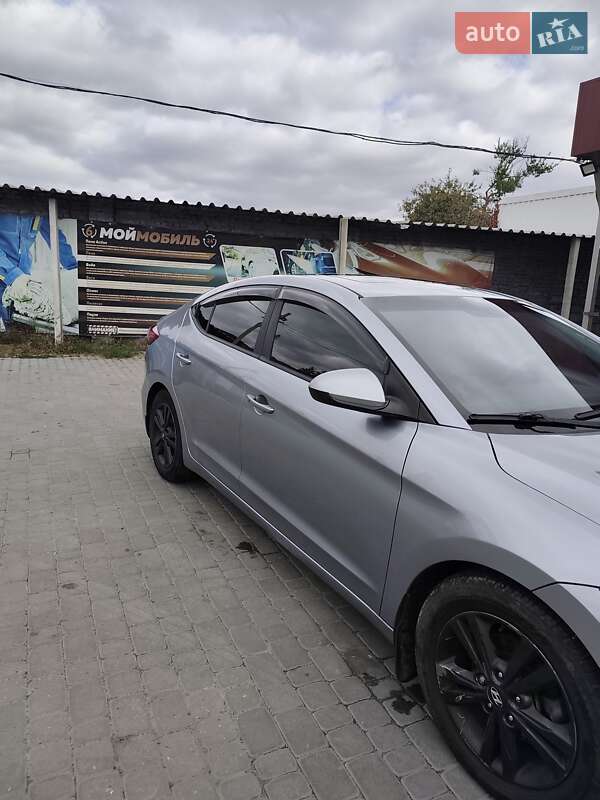 Седан Hyundai Elantra 2016 в Харкові