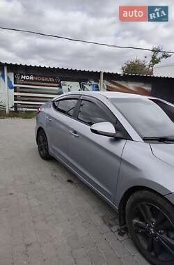 Седан Hyundai Elantra 2016 в 