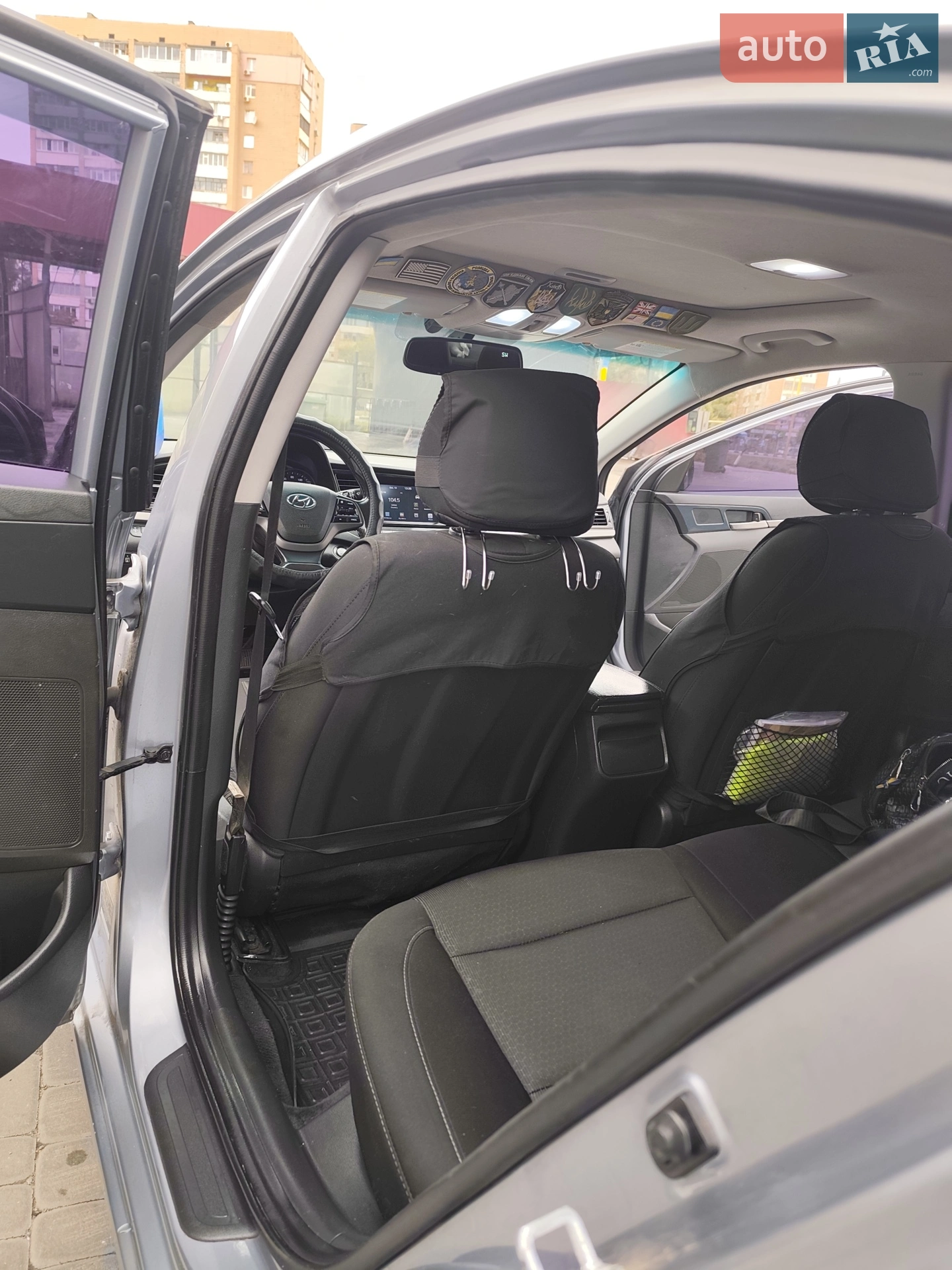 2016 Hyundai Elantra - мініатюра 30
