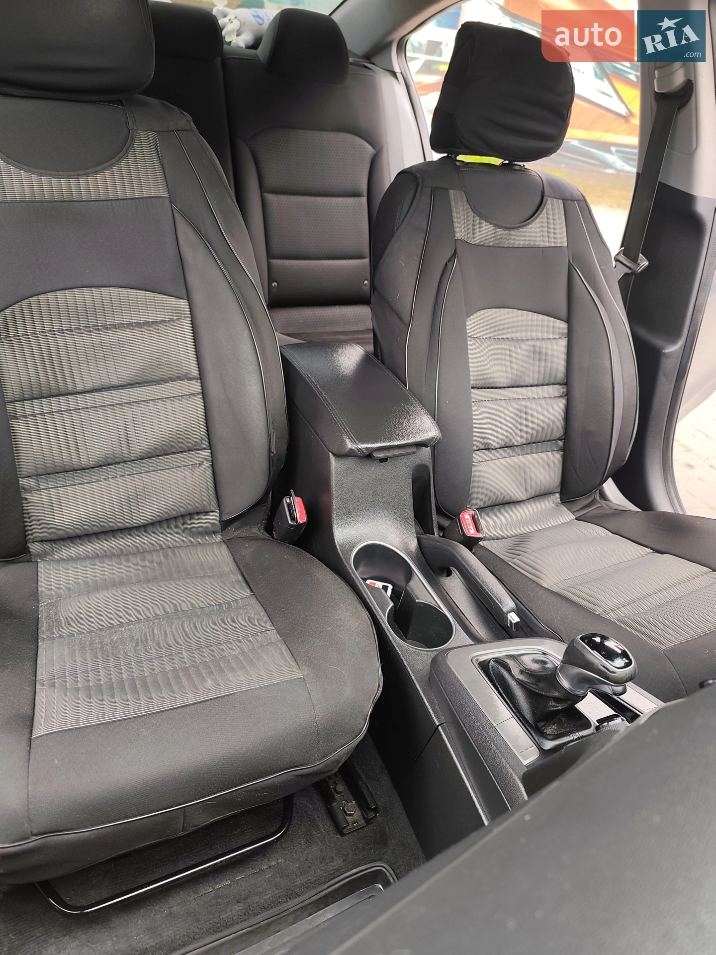 2016 Hyundai Elantra - мініатюра 37