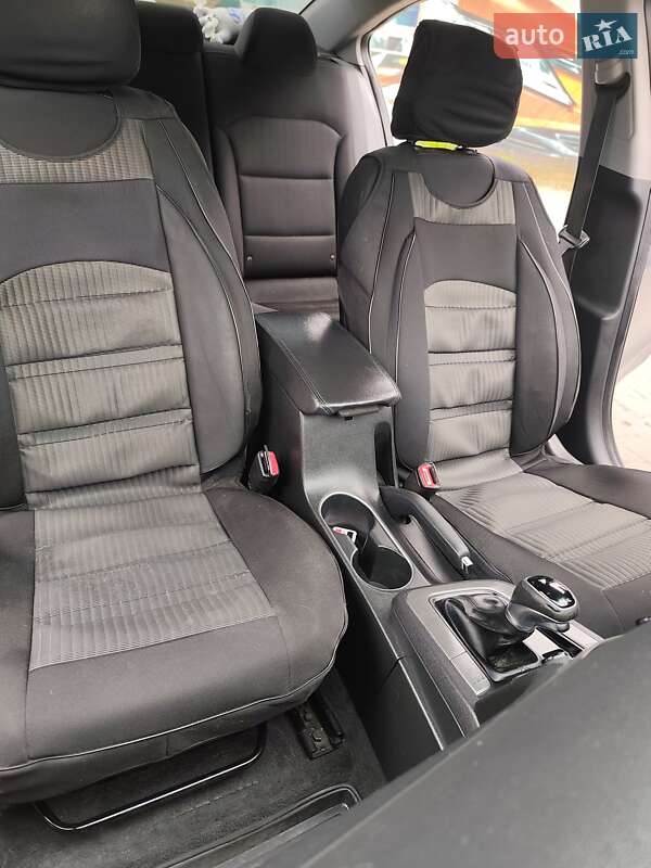 Седан Hyundai Elantra 2016 в Харкові