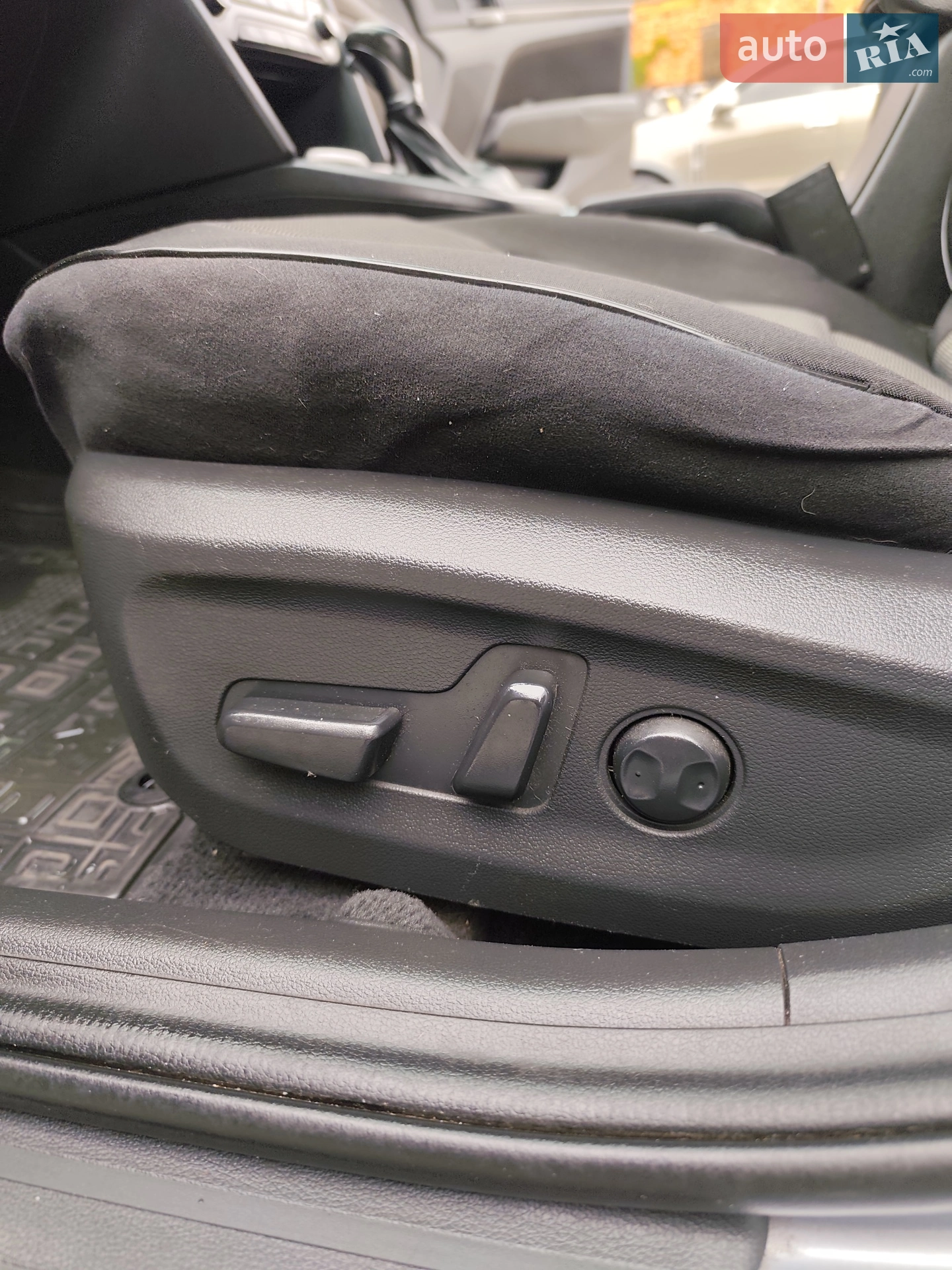 2016 Hyundai Elantra - мініатюра 41