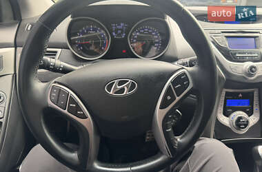 Седан Hyundai Elantra 2012 в 