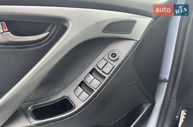 Седан Hyundai Elantra 2012 в 