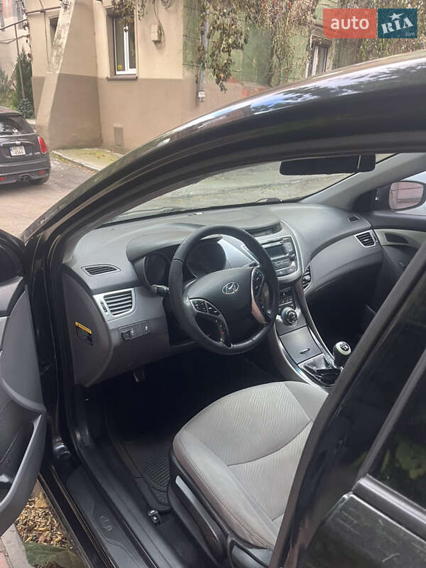Седан Hyundai Elantra 2013 в Днепре