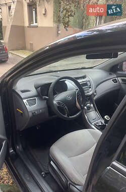 Седан Hyundai Elantra 2013 в 