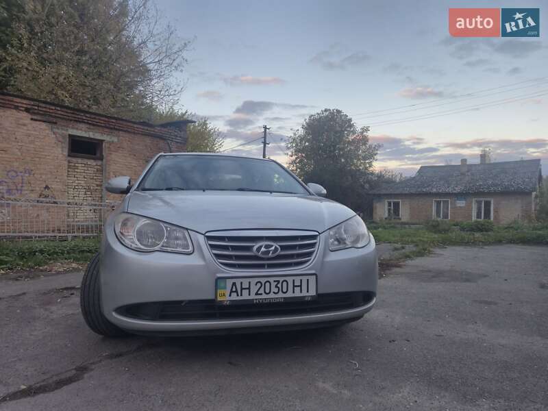 Седан Hyundai Elantra 2011 в Павлограде