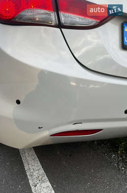 Седан Hyundai Elantra 2012 в 