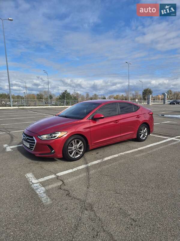 Седан Hyundai Elantra 2017 в Киеве